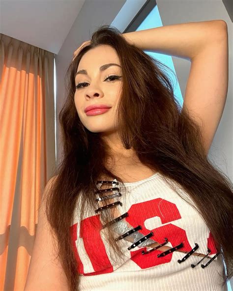 loly lips|@Loly.